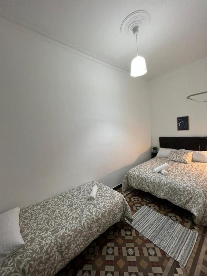 A & M Barcelona Hostal Exterior photo